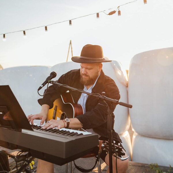 TOMS AUZA - kāzu mūziķis